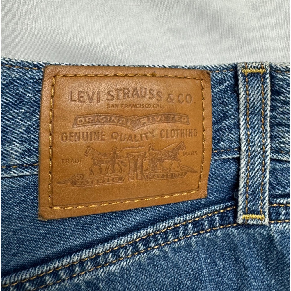 Levis Premium Ribcage Shorts Womens 29 High Rise Distressed Denim Medium Wash - Picture 2 of 16
